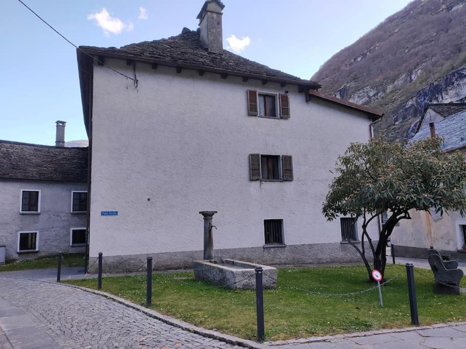 Armonia Edificio Storico Del 1563. Lägenhet Cevio Exteriör bild