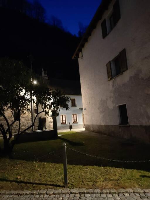 Armonia Edificio Storico Del 1563. Lägenhet Cevio Exteriör bild